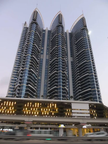 Sheikh Zayed Road wolkenkrabbers in Dubai, Verenigde Arabische Emiraten — Stockfoto