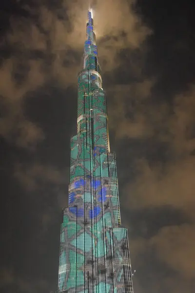 The LED lights show at Burj Khalifa in Dubai, UAE — Stock Photo, Image