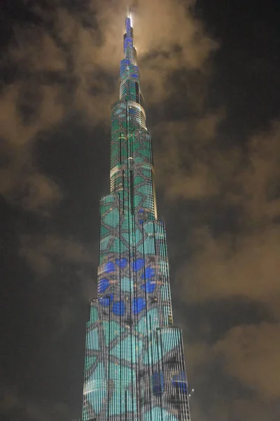 The LED lights show at Burj Khalifa in Dubai, UAE — Stock Photo, Image