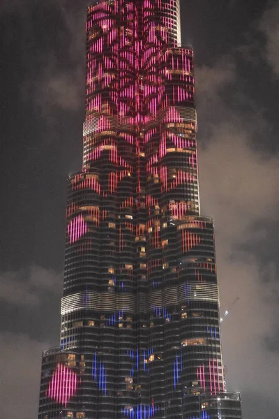 O show de luzes LED no Burj Khalifa em Dubai, Emirados Árabes Unidos — Fotografia de Stock