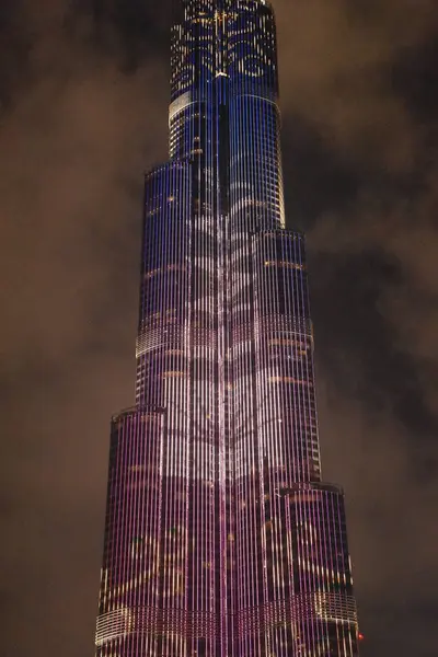 Diody Led wyświetlające się na Burj Khalifa w Dubaju, Zjednoczone Emiraty Arabskie — Zdjęcie stockowe