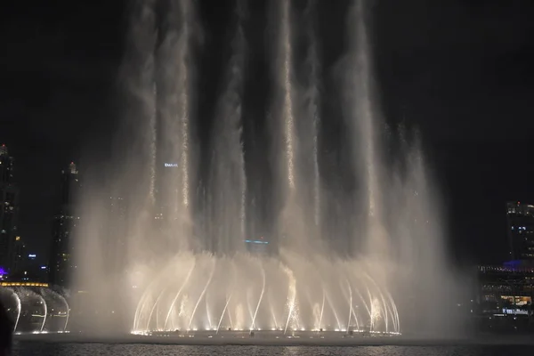 The Dubai Fountain in Dubai, UAE — Stock Photo, Image