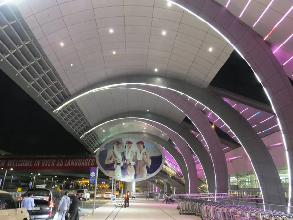 La nueva Terminal 3 (Emirates) en el Aeropuerto Internacional de Dubai — Foto de Stock