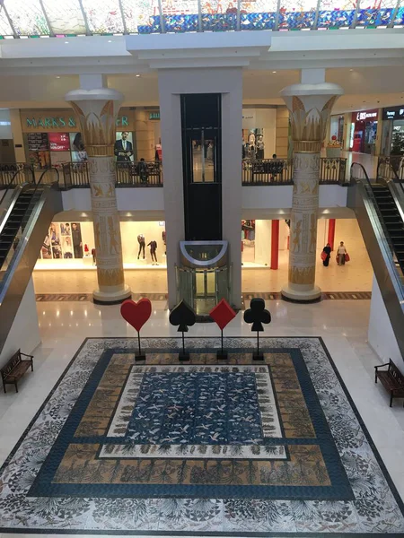 Nákupní centrum Wafi mall v Dubaji, Spojené arabské emiráty — Stock fotografie