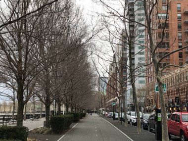 Hoboken, NJ - 1 Nisan 2022 'de görüldüğü üzere Hoboken şehrinin çevresinde.