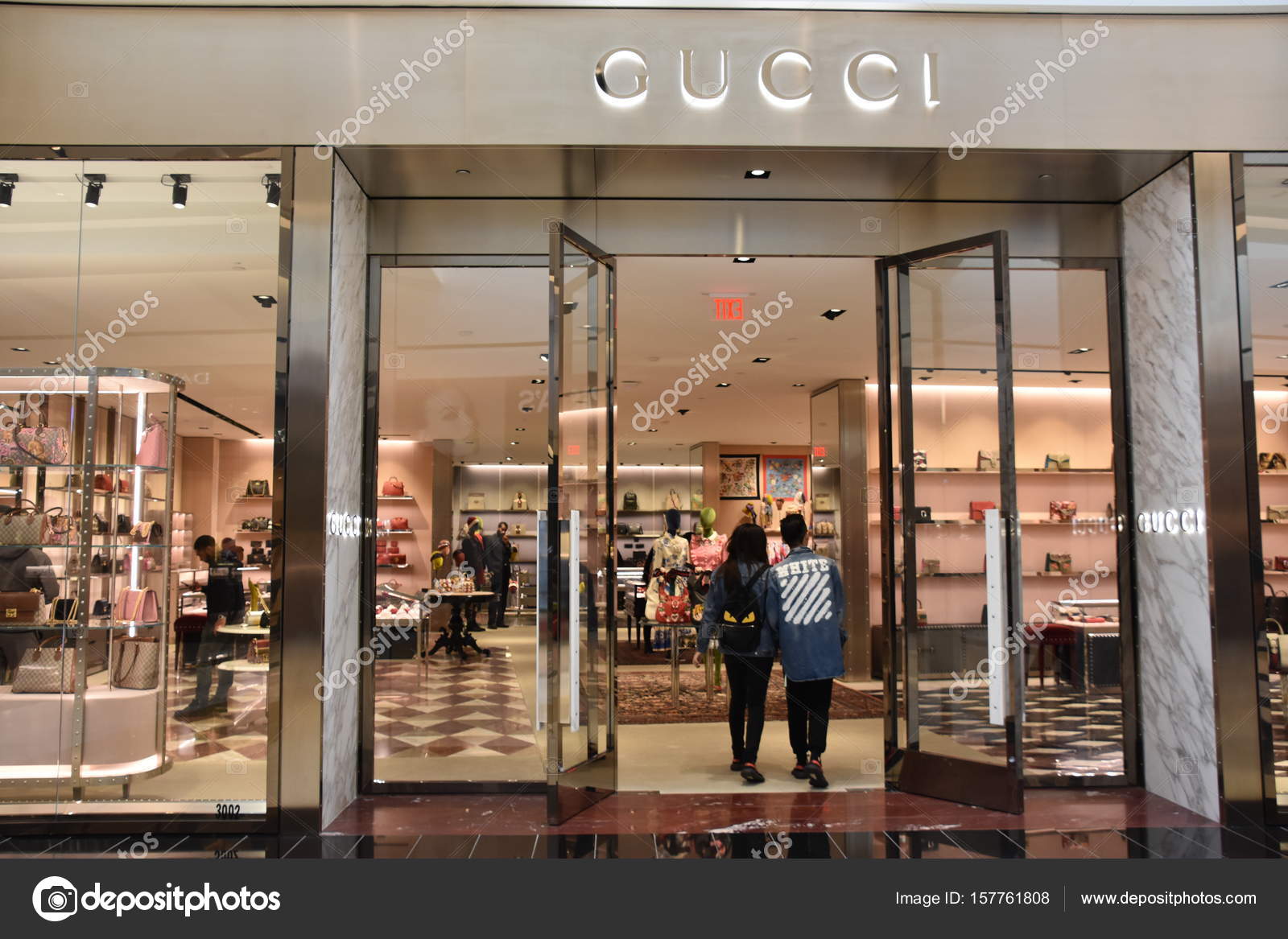 gucci store mall