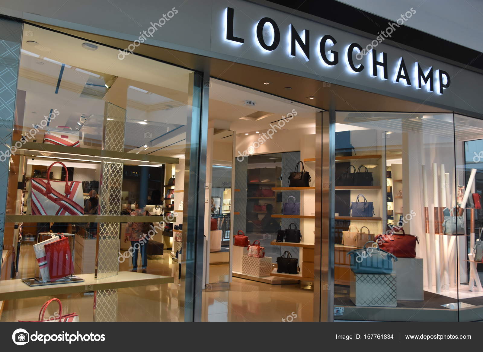 longchamp outlet nj