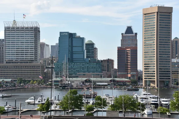 Pohled na Inner Harbor, od federální Hill Park, v Baltimore, Maryland — Stock fotografie
