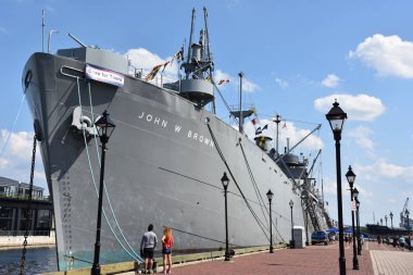 Baltimore, Maryland - Temmuz 2: Baltimore, Maryland 2 Temmuz 2017 üzerinde görüldüğü gibi Uss John W Brown. O bir müze gemi ve cruise gemi Clinton sokak Pier 1 Maryland Baltimore limanında demirli.