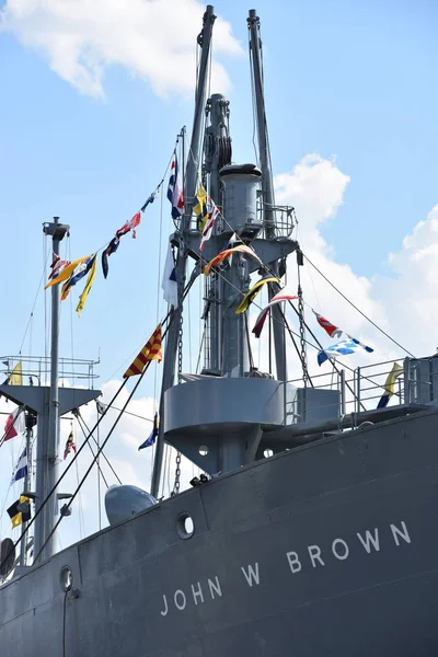 Baltimore, Maryland - Temmuz 2: Baltimore, Maryland 2 Temmuz 2017 üzerinde görüldüğü gibi Uss John W Brown. O bir müze gemi ve cruise gemi Clinton sokak Pier 1 Maryland Baltimore limanında demirli.