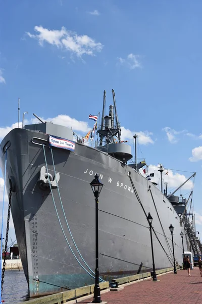 Baltimore, Maryland - Temmuz 2: Baltimore, Maryland 2 Temmuz 2017 üzerinde görüldüğü gibi Uss John W Brown. O bir müze gemi ve cruise gemi Clinton sokak Pier 1 Maryland Baltimore limanında demirli.
