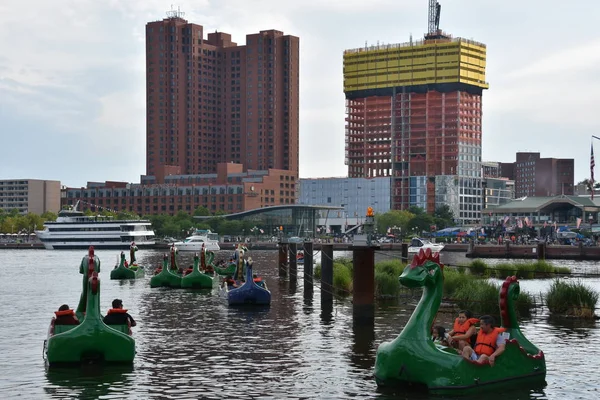 Baltimore, Maryland - Temmuz 2: Görünüm, iç liman içinde Baltimore, Maryland, 2 Temmuz 2017 üzerinde görüldüğü gibi. Liman bir tarihi Limanı, turistik ve dönüm noktası olduğunu.