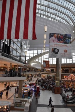 Birmingham, Alabama - Temmuz 24: Riverchase Galleria alışveriş merkezi Birmingham, Alabama, 24 Temmuz 2018 üzerinde görüldüğü gibi. Büyük bir lüks, süper bölgesel alışveriş merkezi olduğunu.
