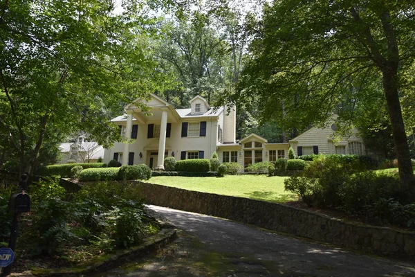 Birmingham, Alabama 'daki Mountain Brook Mahallesi 22 Temmuz 2017' de görüldü..