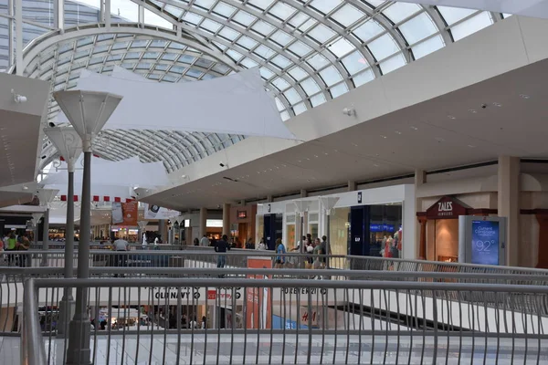 Birmingham, Alabama - Temmuz 24: Riverchase Galleria alışveriş merkezi Birmingham, Alabama, 24 Temmuz 2018 üzerinde görüldüğü gibi. Büyük bir lüks, süper bölgesel alışveriş merkezi olduğunu.