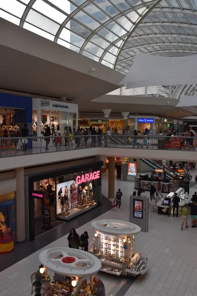 Birmingham, Alabama - Temmuz 24: Riverchase Galleria alışveriş merkezi Birmingham, Alabama, 24 Temmuz 2018 üzerinde görüldüğü gibi. Büyük bir lüks, süper bölgesel alışveriş merkezi olduğunu.