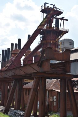 Birmingham, Al - Temmuz 24: Sloss fırınları Birmingham, Alabama, 24 Temmuz 2018 üzerinde görüldüğü gibi. Ulusal bir tarihi dönüm noktası olduğunu.