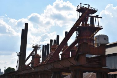 Birmingham, Al - Temmuz 24: Sloss fırınları Birmingham, Alabama, 24 Temmuz 2018 üzerinde görüldüğü gibi. Ulusal bir tarihi dönüm noktası olduğunu.