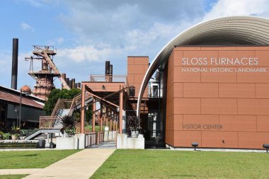 Birmingham, Al - Temmuz 24: Sloss fırınları Birmingham, Alabama, 24 Temmuz 2018 üzerinde görüldüğü gibi. Ulusal bir tarihi dönüm noktası olduğunu.