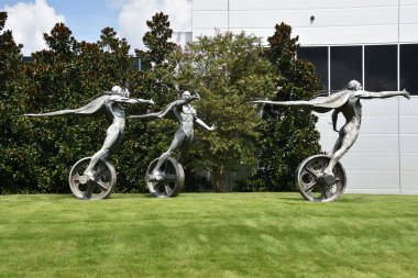 Leeds, Alabama - Temmuz 24: Kuaför Vintage Motorsporları Müzesi Leeds, Alabama, 24 Temmuz 2017 üzerinde görüldüğü gibi. Müze üzerinde 1.450 vintage ve modern motosiklet ve yarış arabaları vardır.