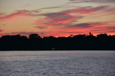 Minnesota 'daki Calhoun Gölü' nde gün batımı