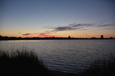 Minnesota 'daki Calhoun Gölü' nde gün batımı