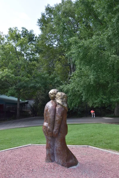 23 Temmuz 2017 'de Alabama' da Birmingham Botanik Bahçeleri 'nde görüldü.. 