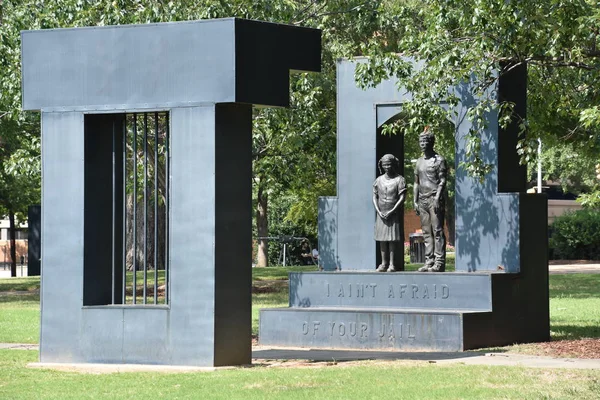 23 Temmuz 2017 'de Birmingham, Alabama' daki Kelly Ingram Parkı 'nda görüldü..