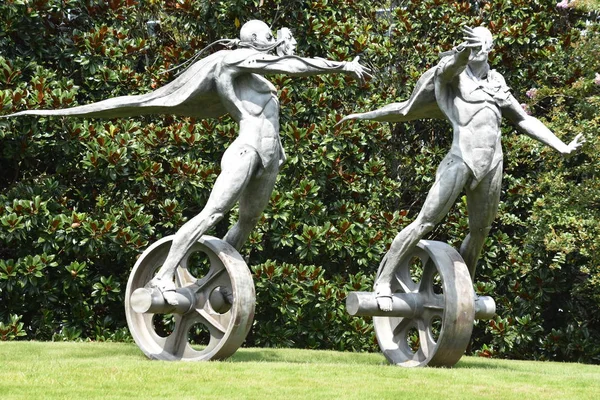 Leeds, Alabama - Temmuz 24: Kuaför Vintage Motorsporları Müzesi Leeds, Alabama, 24 Temmuz 2017 üzerinde görüldüğü gibi. Müze üzerinde 1.450 vintage ve modern motosiklet ve yarış arabaları vardır.