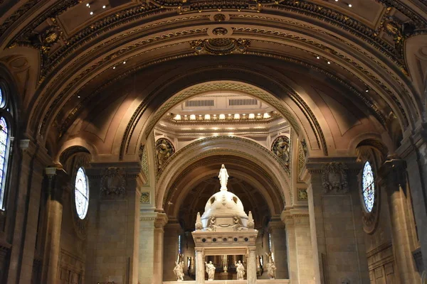 Minnesota, Minneapolis'de Saint Mary Bazilikası