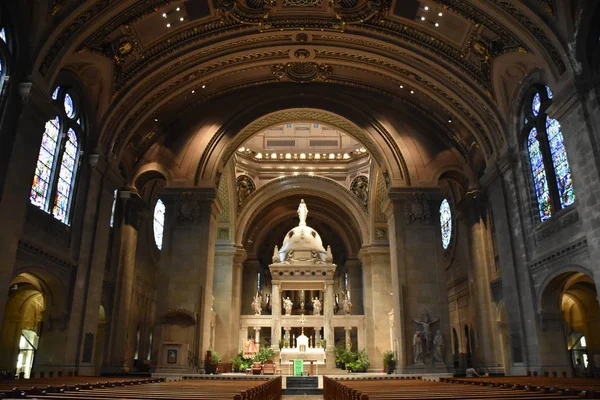 Minnesota, Minneapolis'de Saint Mary Bazilikası