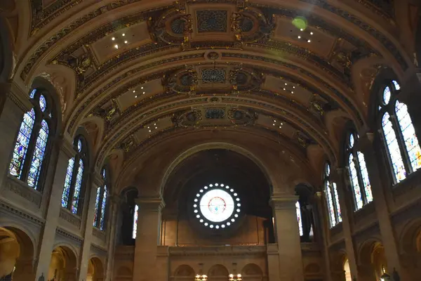 Minnesota, Minneapolis'de Saint Mary Bazilikası