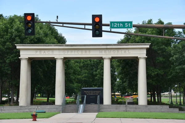 ST Paul, MINNESOTA - 26 Temmuz 2017 'de St. Paul, Minnesota' da görülen Barış Subayları Anıtı.