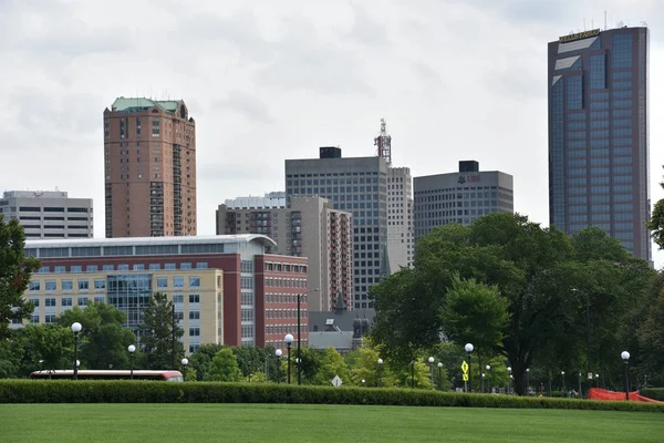 St Paul, Mn - Tem 27: 27 Temmuz 2017 üzerinde görüldüğü gibi Minnesota, St Paul manzarası. Bu ikinci en kalabalık şehri ABD'nin Minnesota eyaletinde başkentidir.