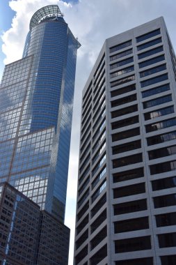 Minnesota, Minneapolis - Tem 27: Downtown Minneapolis Minnesota, 27 Temmuz 2017 üzerinde görüldüğü gibi. Minneapolis Minnesota eyaletinde büyük kentidir.