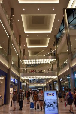 Bloomington, Minnesota - Tem 27: Mall of America Bloomington, Minnesota, 27 Temmuz 2017 üzerinde görüldüğü gibi. Leaseable alanı açısından en büyük ikinci alışveriş merkezi ve toplam kullanım alanı açısından Amerika Birleşik Devletleri'ndeki en büyük alışveriş merkezi olan.