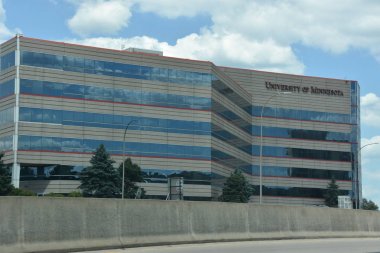 Minneapolis, Minnesota - Tem 28: 28 Temmuz 2017 üzerinde görüldüğü gibi Minnesota Üniversitesi. Minnesota Üniversitesi Minneapolis ve St Paul ve altıncı en büyük Üniversitesi ABD'de bir üniversitedir.