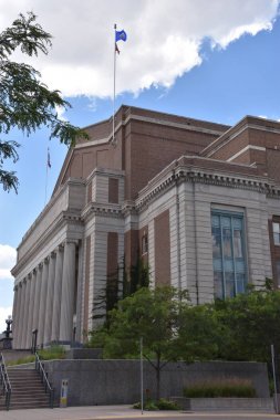 Minneapolis, Minnesota - Tem 28: Cyrus Northrop Memorial Auditorium 28 Temmuz 2017 üzerinde görüldüğü gibi Minnesota Üniversitesi, at. Minnesota Üniversitesi Minneapolis ve St Paul ve altıncı en büyük Üniversitesi ABD'de bir üniversitedir.