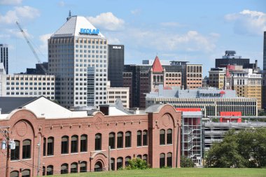 St Paul, Minnesota - Temmuz 29: Skyline St. Paulus Minnesota, 29 Temmuz 2017 üzerinde görüldüğü gibi. Bu ikinci en kalabalık şehri ABD'nin Minnesota eyaletinde başkentidir.