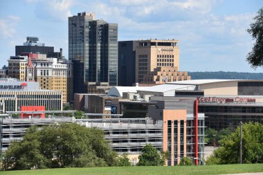 St Paul, Minnesota - Temmuz 29: Skyline St. Paulus Minnesota, 29 Temmuz 2017 üzerinde görüldüğü gibi. Bu ikinci en kalabalık şehri ABD'nin Minnesota eyaletinde başkentidir.