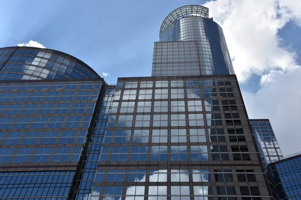 Minnesota, Minneapolis - Tem 27: Downtown Minneapolis Minnesota, 27 Temmuz 2017 üzerinde görüldüğü gibi. Minneapolis Minnesota eyaletinde büyük kentidir.