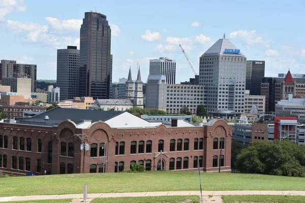 St Paul, Minnesota - Temmuz 29: Skyline St. Paulus Minnesota, 29 Temmuz 2017 üzerinde görüldüğü gibi. Bu ikinci en kalabalık şehri ABD'nin Minnesota eyaletinde başkentidir.