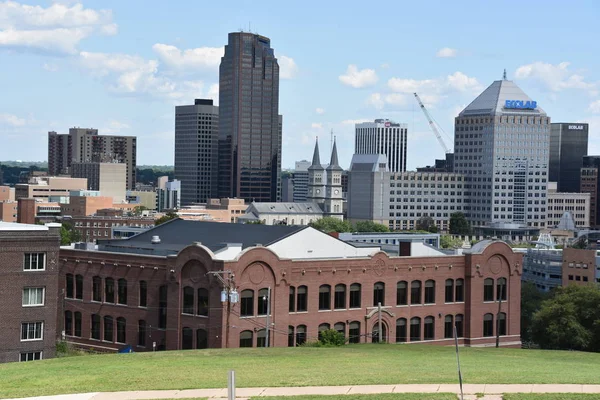 St Paul, Minnesota - Temmuz 29: Skyline St. Paulus Minnesota, 29 Temmuz 2017 üzerinde görüldüğü gibi. Bu ikinci en kalabalık şehri ABD'nin Minnesota eyaletinde başkentidir.