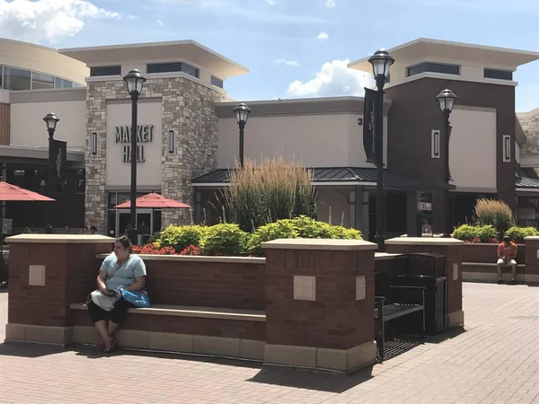 EAGAN, MN - 30 Temmuz 2017 'de görüldüğü gibi, Eagan, Minnesota' daki Twin Cities Premium Outlets.