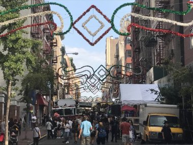 New York, Ny - Eylül 16: Bayram, San Gennaro New York City, Eylül 16, 2017 görüldüğü gibi küçük İtalya. Bu Bayramı 91 yıl oldu.