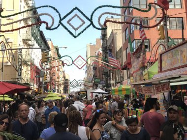 New York, Ny - Eylül 16: Bayram, San Gennaro New York City, Eylül 16, 2017 görüldüğü gibi küçük İtalya. Bu Bayramı 91 yıl oldu.