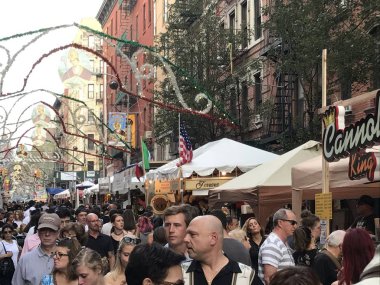 New York, Ny - Eylül 16: Bayram, San Gennaro New York City, Eylül 16, 2017 görüldüğü gibi küçük İtalya. Bu Bayramı 91 yıl oldu.