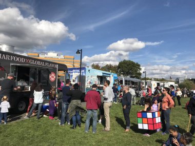 Stamford, Connecticut 'taki Mill River Park Spooktacular, 28 Ekim 2017' de görüldüğü gibi..