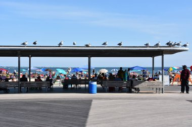 New London, Ct - Ağustos 13: Ocean Beach New London, Connecticut, 13 Ağustos 2017 üzerinde görüldüğü gibi. Bu muhteşem bir görünüm, sürmek, kaydırak, mini golf sahası ve bir arcade Games retro oyunları ile sunuyor.