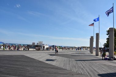 New London, Ct - Ağustos 13: Ocean Beach New London, Connecticut, 13 Ağustos 2017 üzerinde görüldüğü gibi. Bu muhteşem bir görünüm, sürmek, kaydırak, mini golf sahası ve bir arcade Games retro oyunları ile sunuyor.